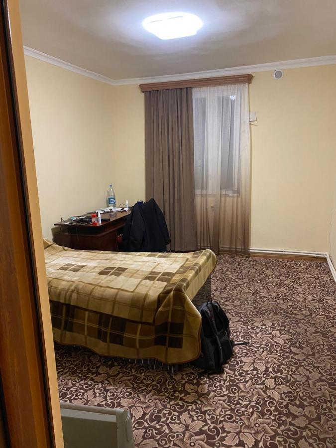Friend'S House Rooms Near Airport Ghukasavan Eksteriør bilde